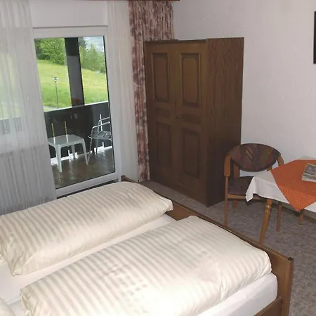 Zur Klause 3*