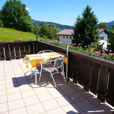 Zur Klause 3*