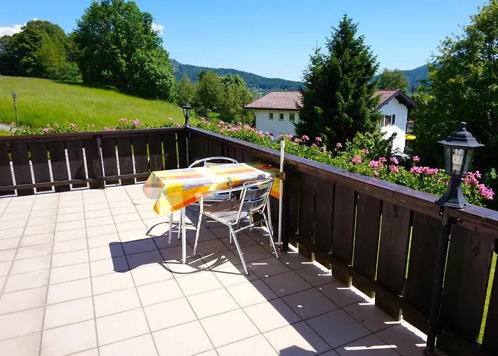 Zur Klause 3*