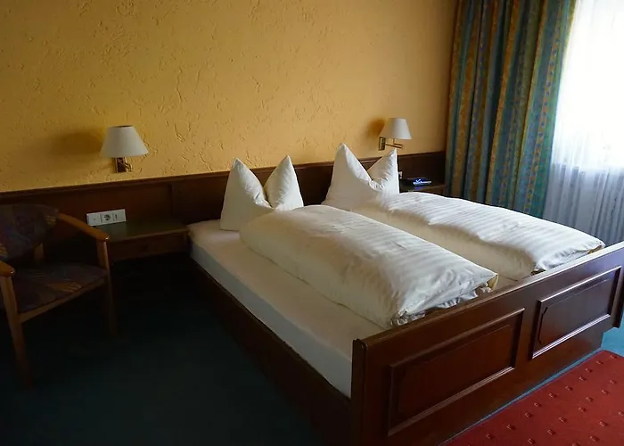 Zur Klause 3*